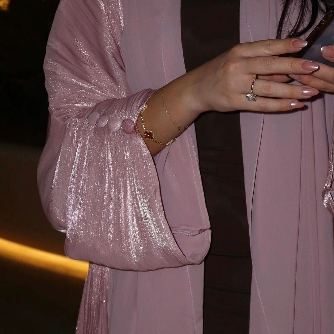 Wrinkled Cuffs Shiny Silk Abaya
