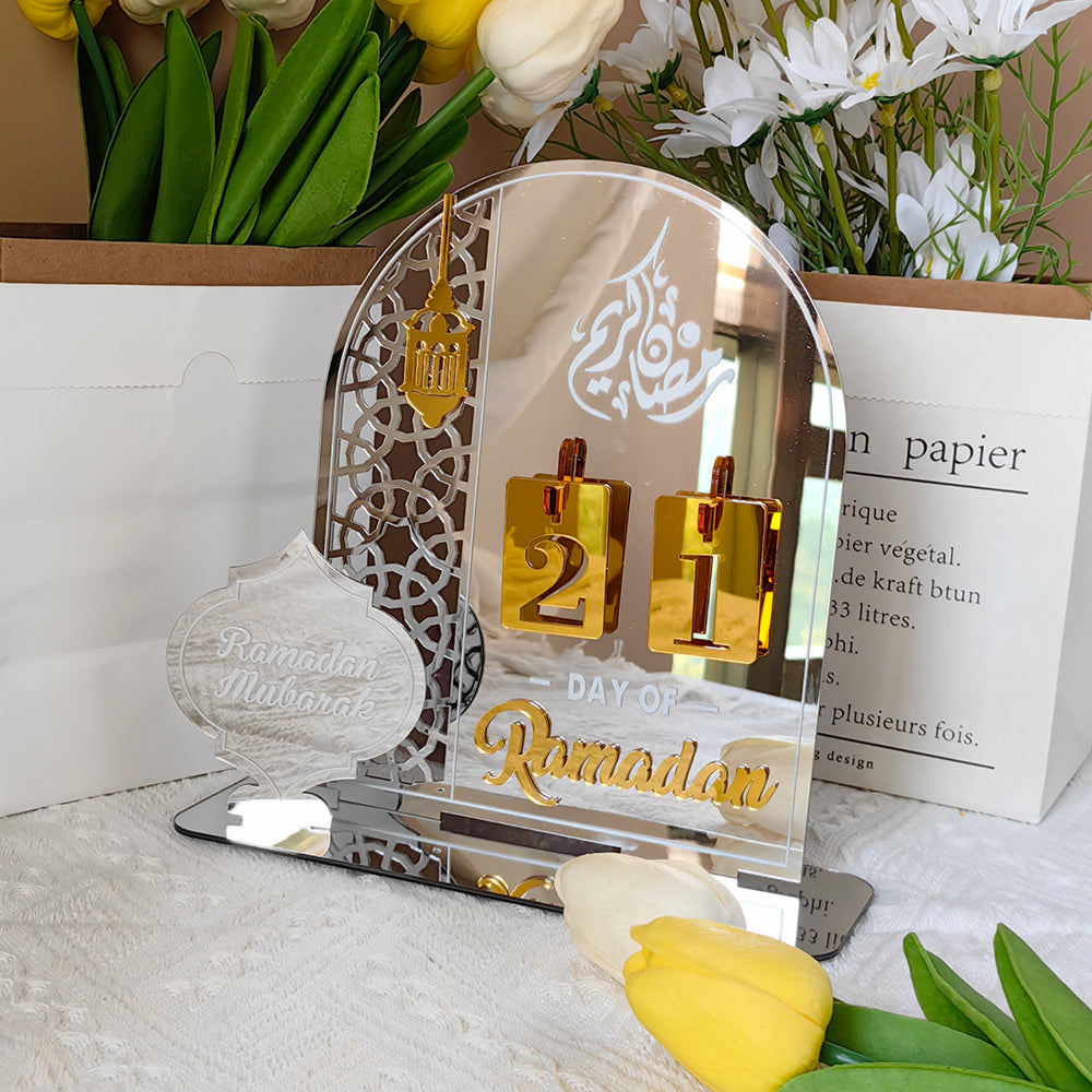 3D Golden Moon Ramadan Table Ornament Silver + Gold