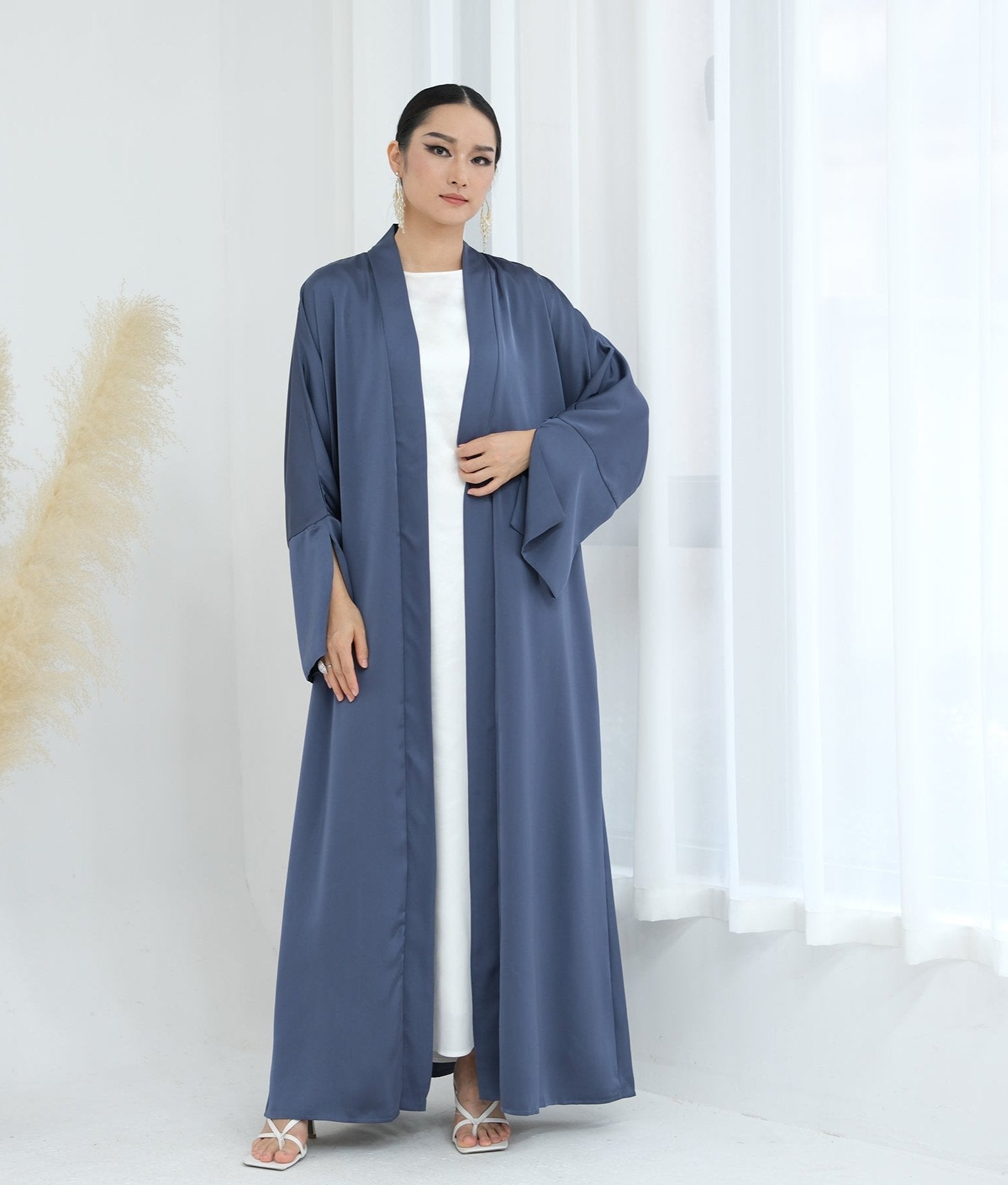 Elegant Lace Up Cardigan Abaya