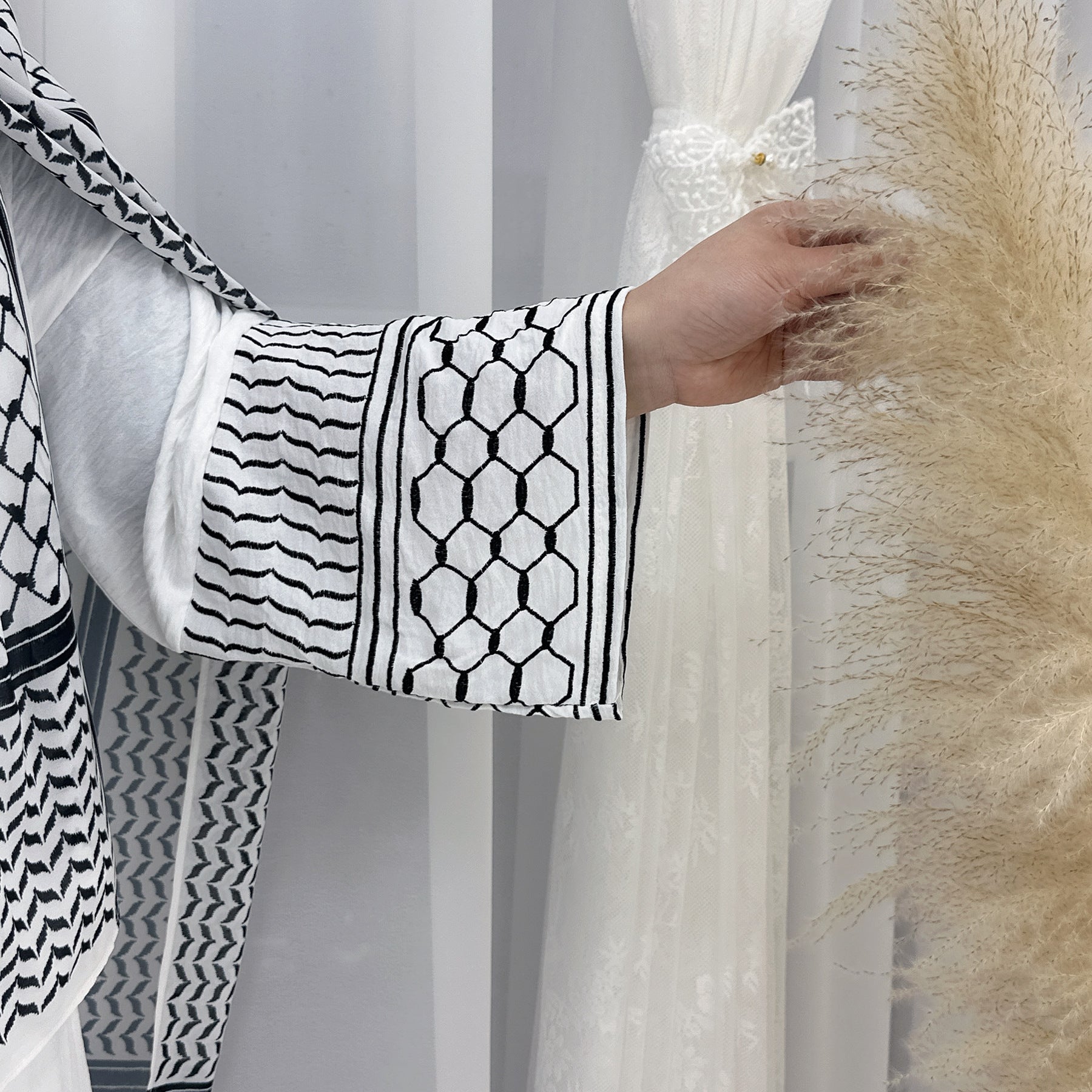 Exquisite Geometric Shapes Abaya