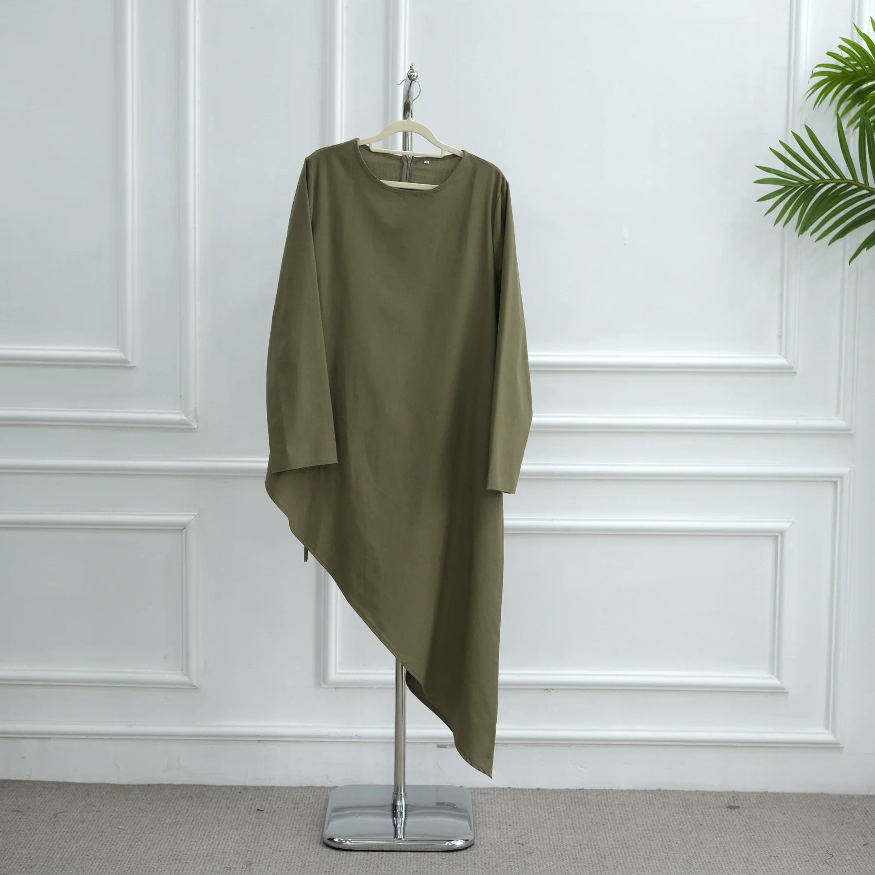 Elegant Top Paired with Fashionable Skirt Abaya