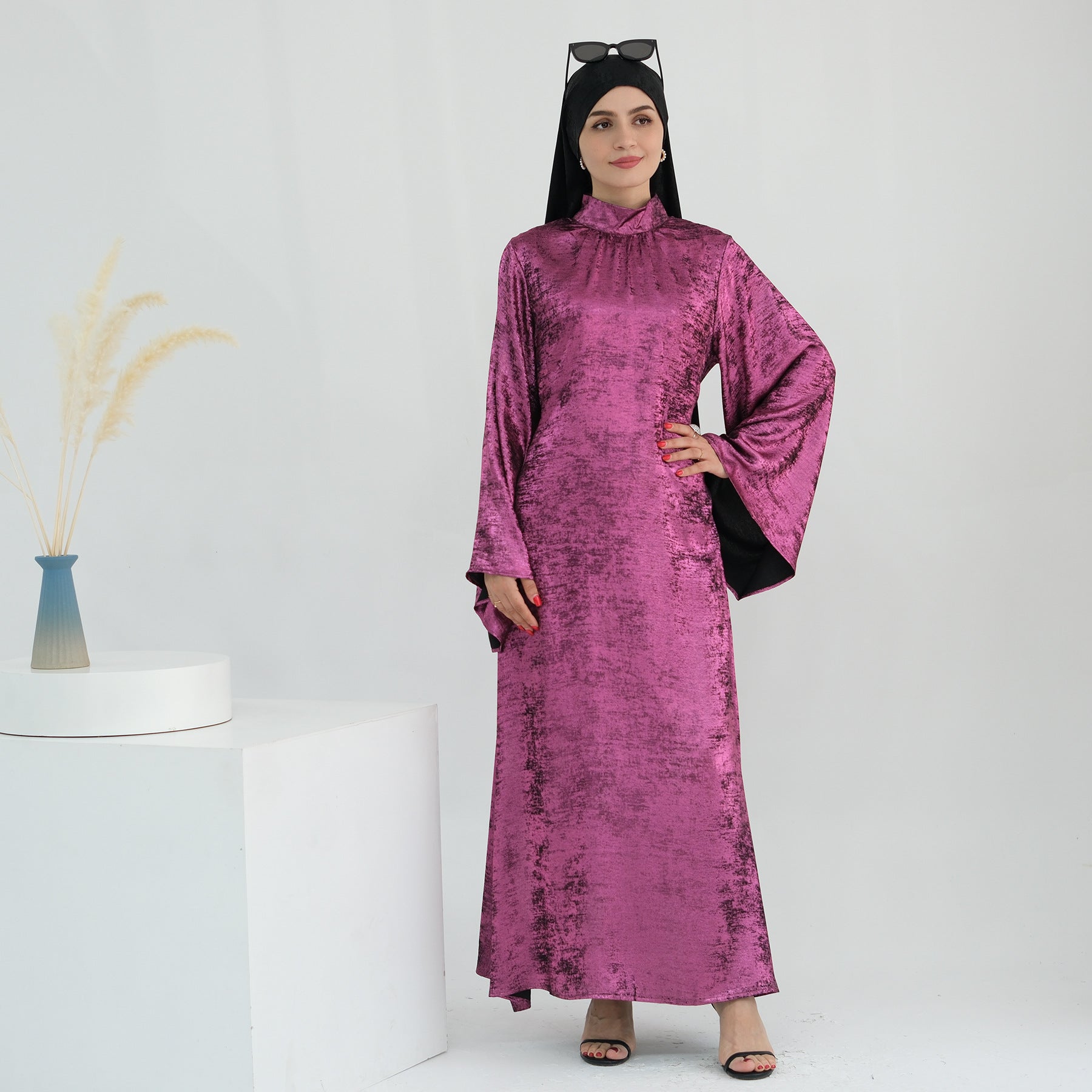 Round Collar Loose Sleeve Abayas