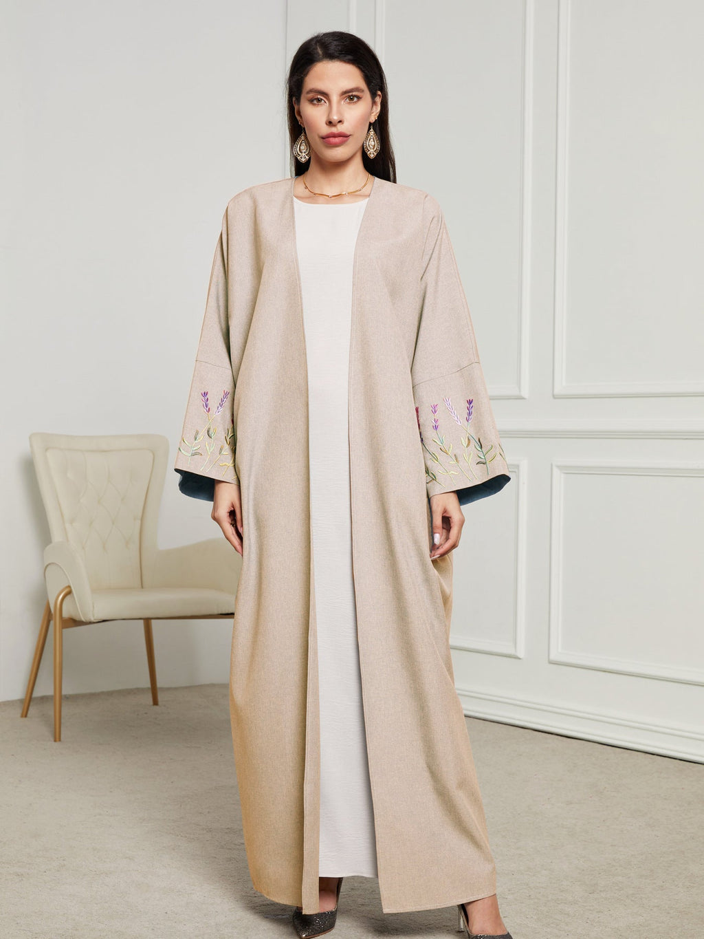 Embroidere Elegan Batwin Sleev Abaya