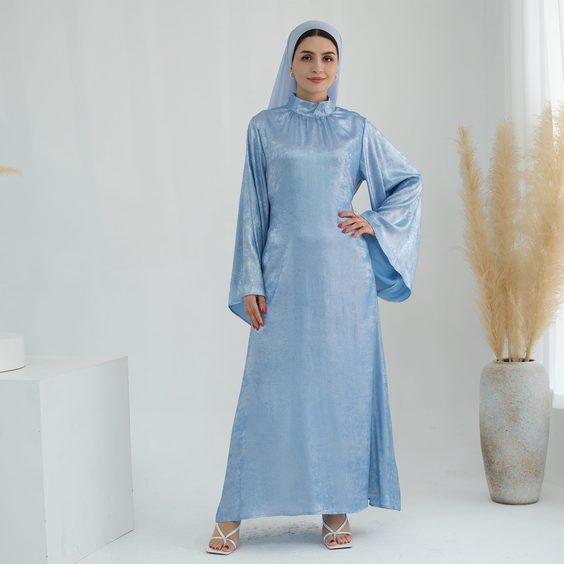 Round Collar Loose Sleeve Abayas