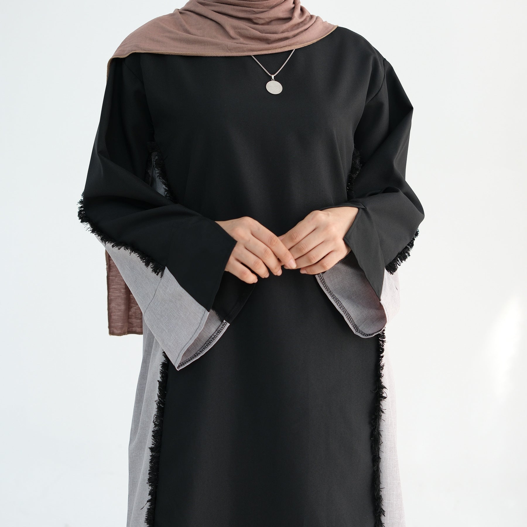 Splicing Elegant Abaya