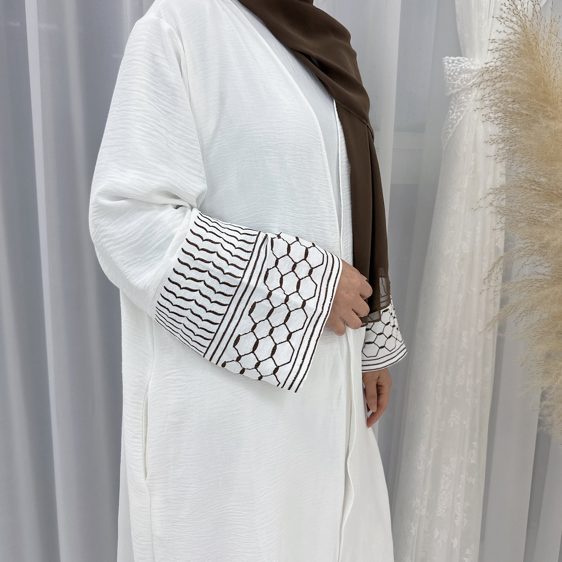 Exquisite Geometric Shapes Abaya