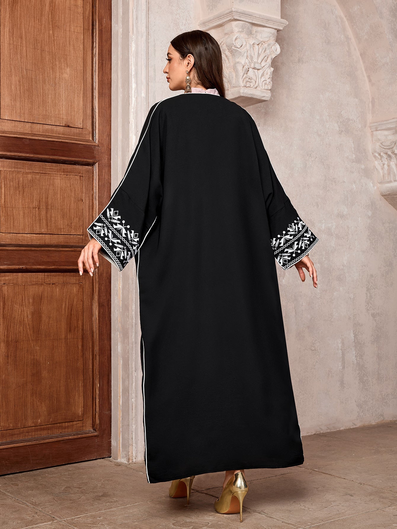 Embroidered Bat Sleeve Cardigan Abaya
