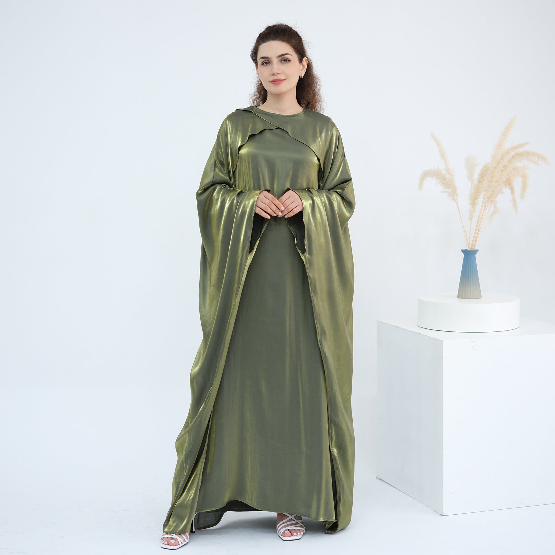Solid Color Beaded Elegant Long Robe Abaya