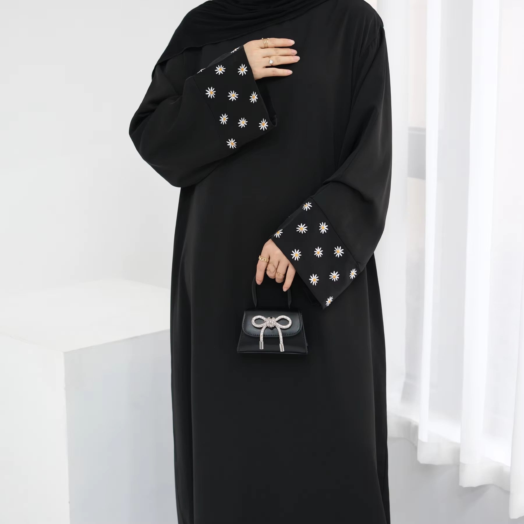 Daisy Embroidered Closed Abaya