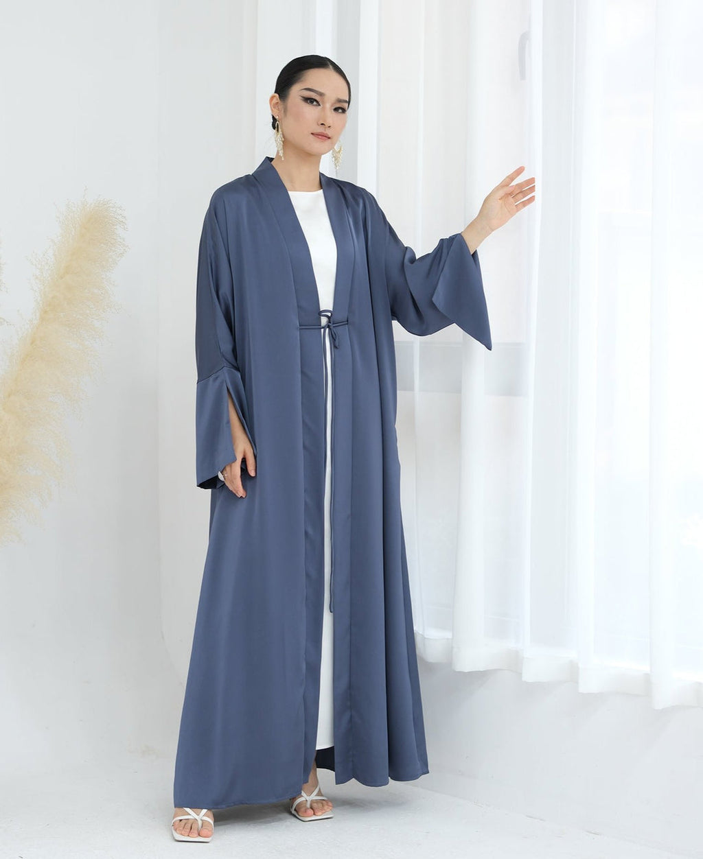 Elegant Lace Up Cardigan Abaya