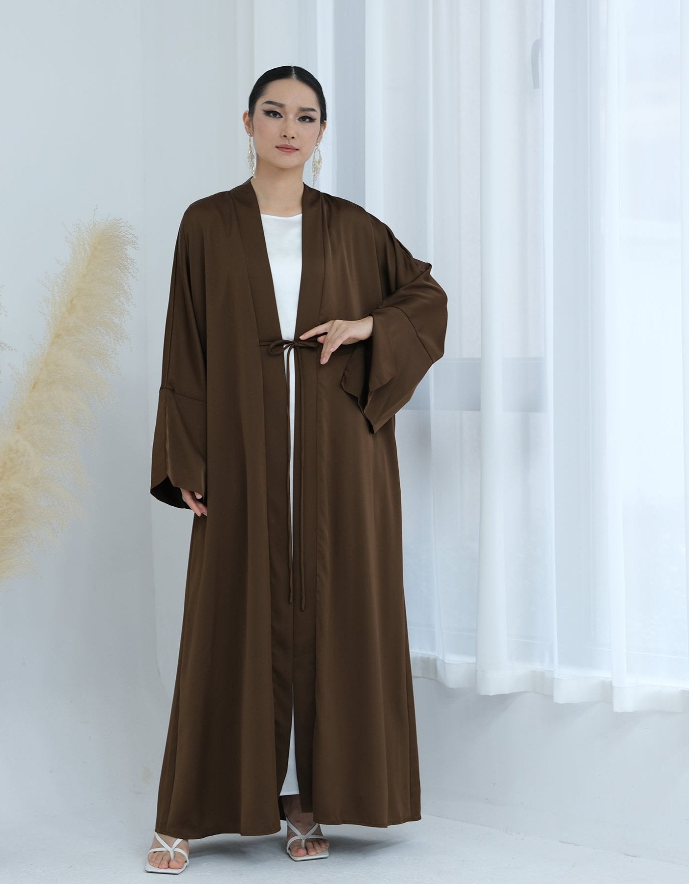 Elegant Lace Up Cardigan Abaya